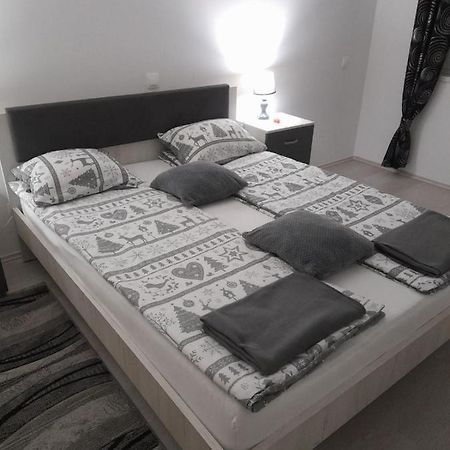 Apartman Lela Karlovac Eksteriør bilde