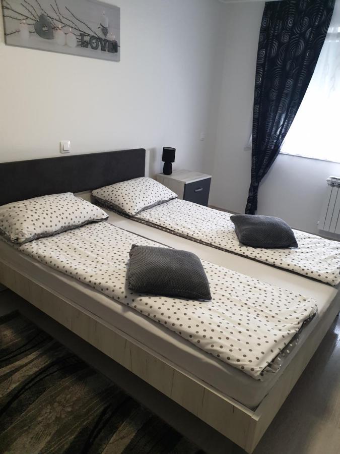 Apartman Lela Karlovac Eksteriør bilde
