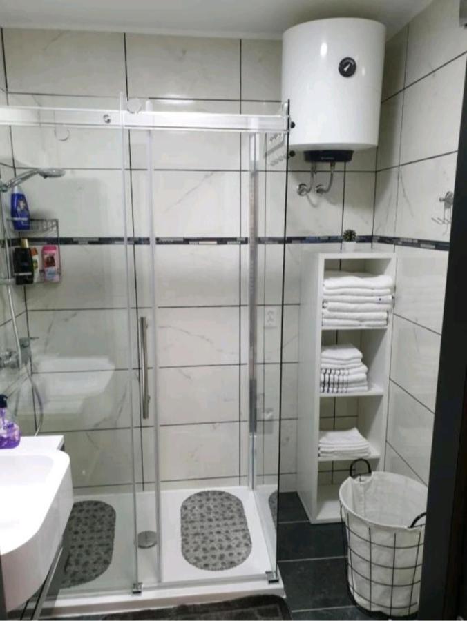 Apartman Lela Karlovac Eksteriør bilde