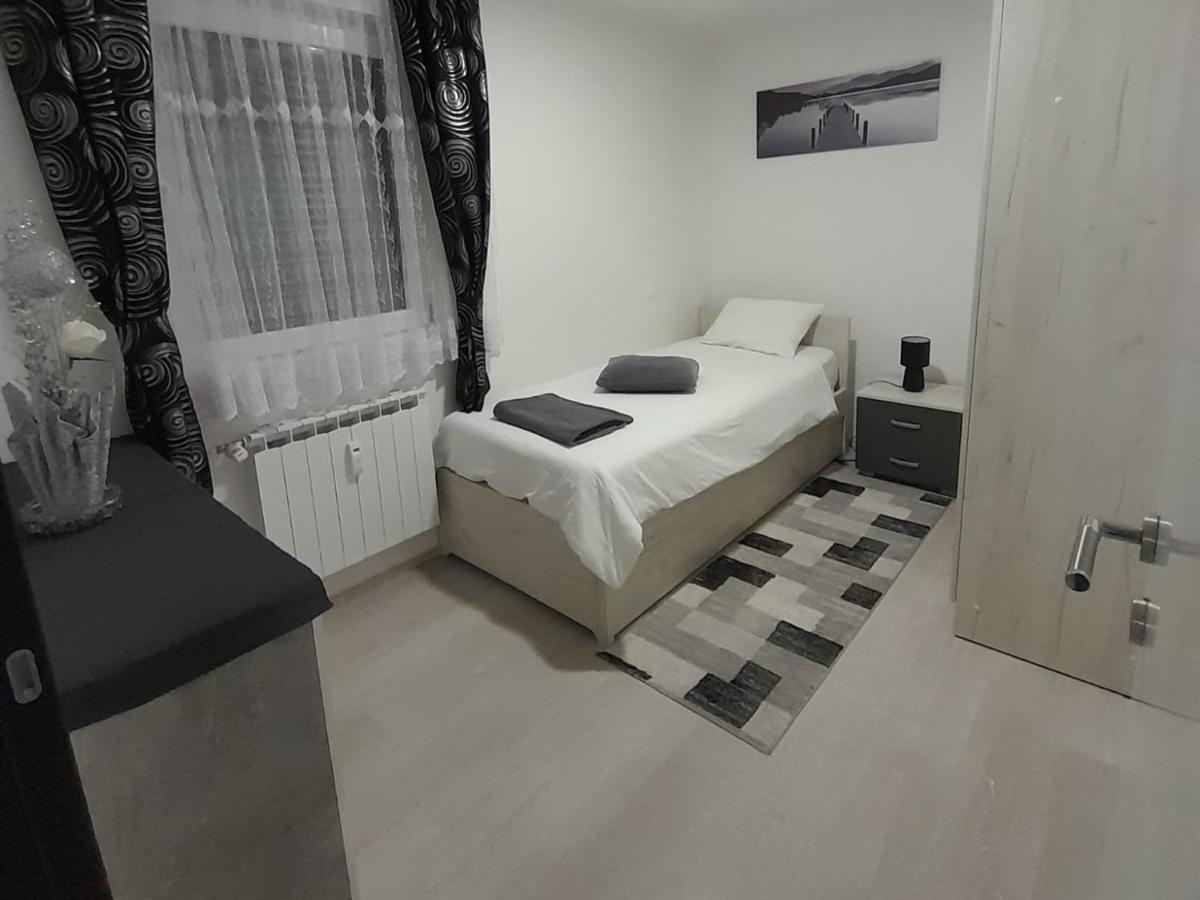 Apartman Lela Karlovac Eksteriør bilde